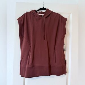 Ideology Sleeveless Hooded Tunic Top in Burgundy